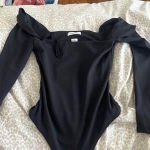 aritzia babaton contour square neck bodysuit
